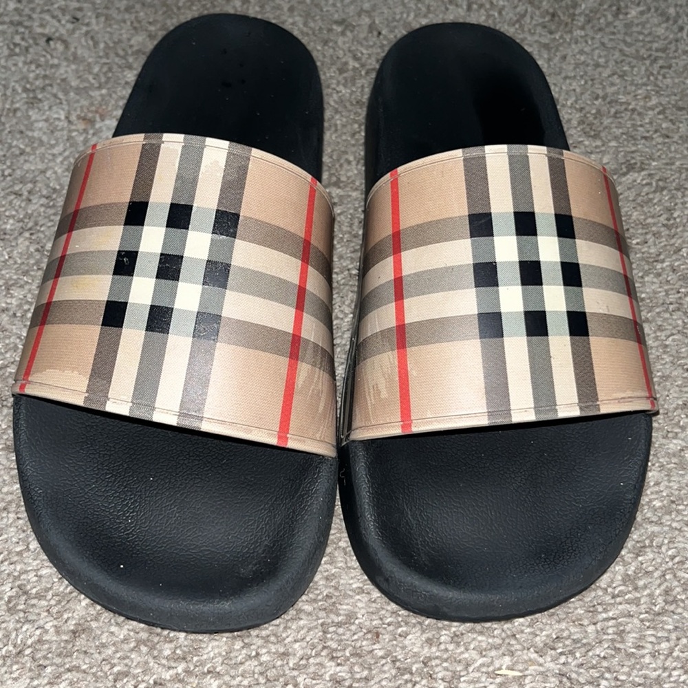 His & Hers Burberry slides bundle - Picture 3 of 4